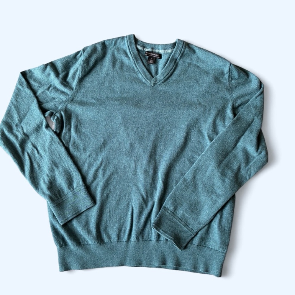 Banana republic luxury cashmere Pima cotton blend sweater v neck dusty blue